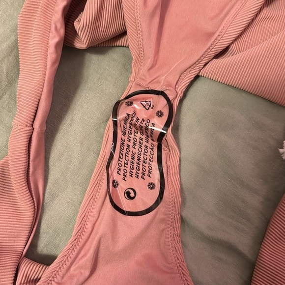 Good American Ribbed Cheeky Bikini Bottom in Desert Rose - Picture 5 of 8